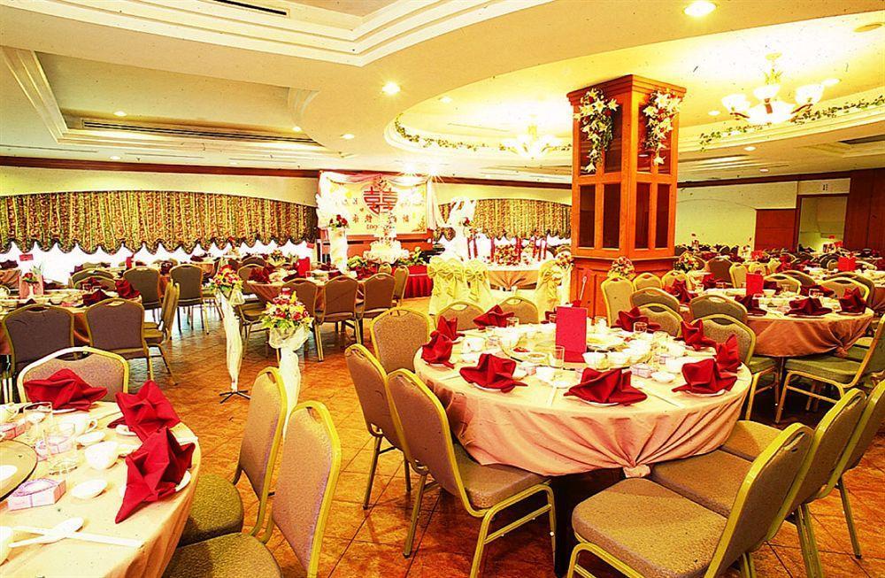 Orkid Hotel Melaka Buitenkant foto